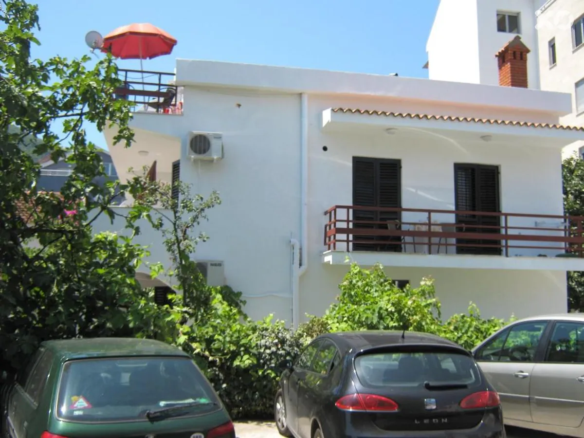 Franeta Apartments