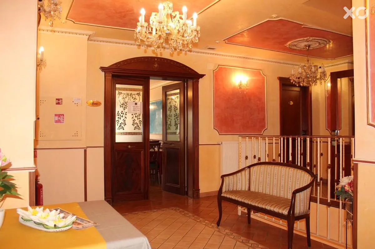 Beautiful Queen Hotel