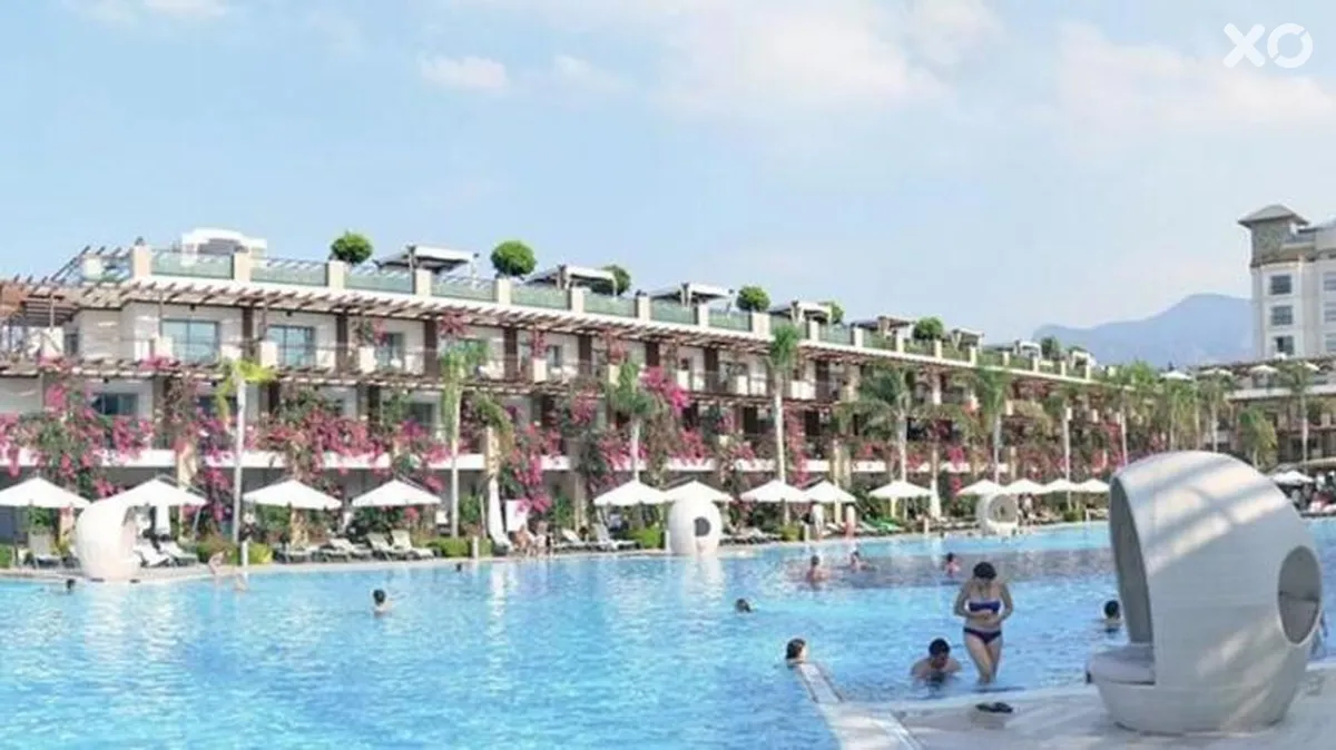 Cratos Premium Hotel & Casino