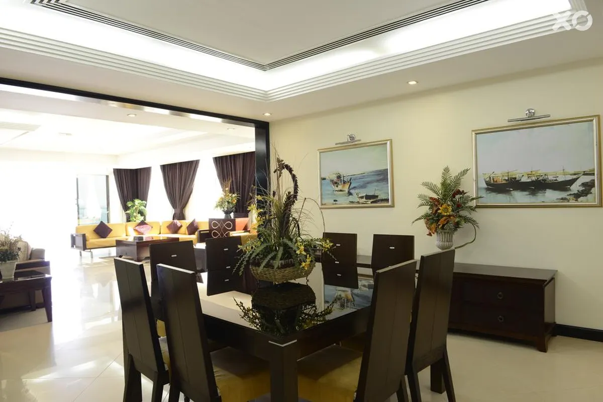 Royal Beach Hotel & Resort