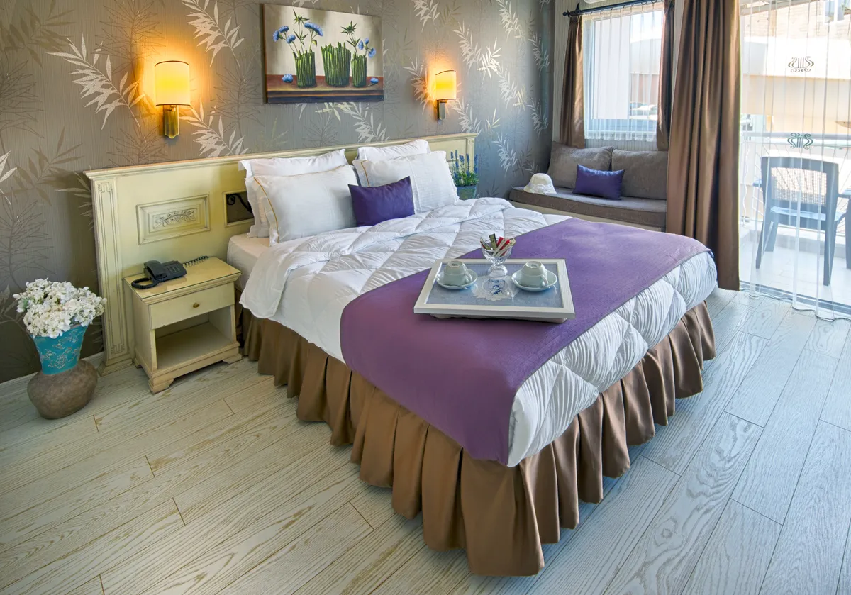 Romance Hotel
