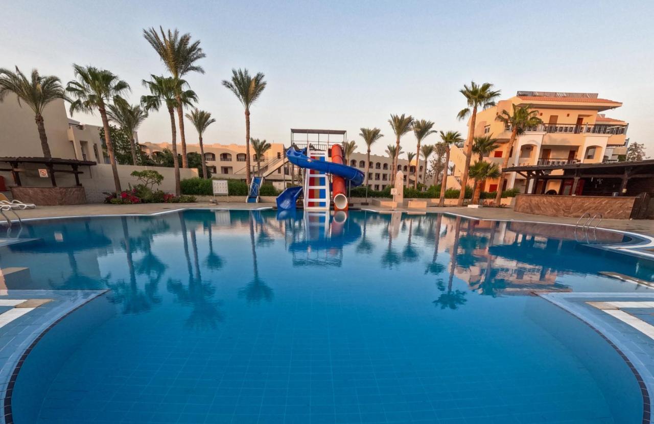 Ivy Cyrene Island Resort