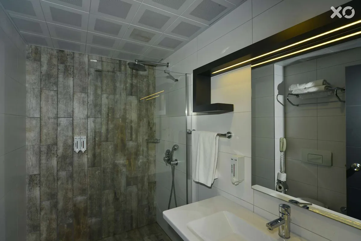 White City Beach Hotel