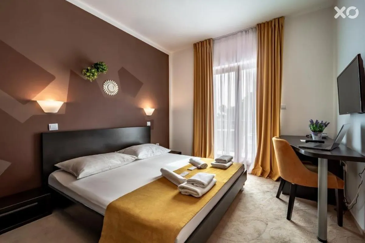 Nikola Hotel