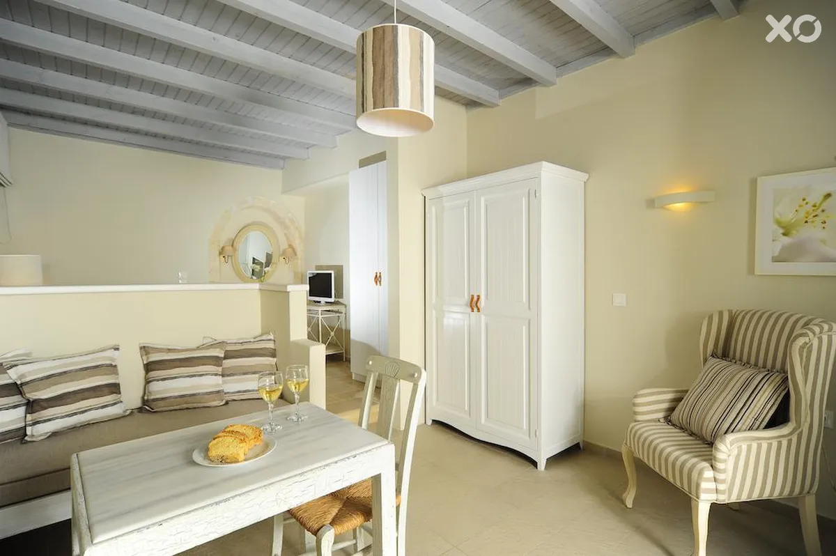 Mythos Suites Hotel