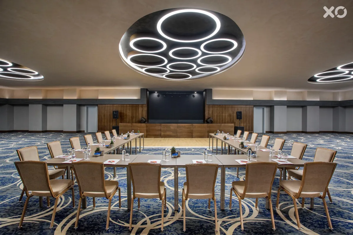 Acanthus Cennet Barut Collection