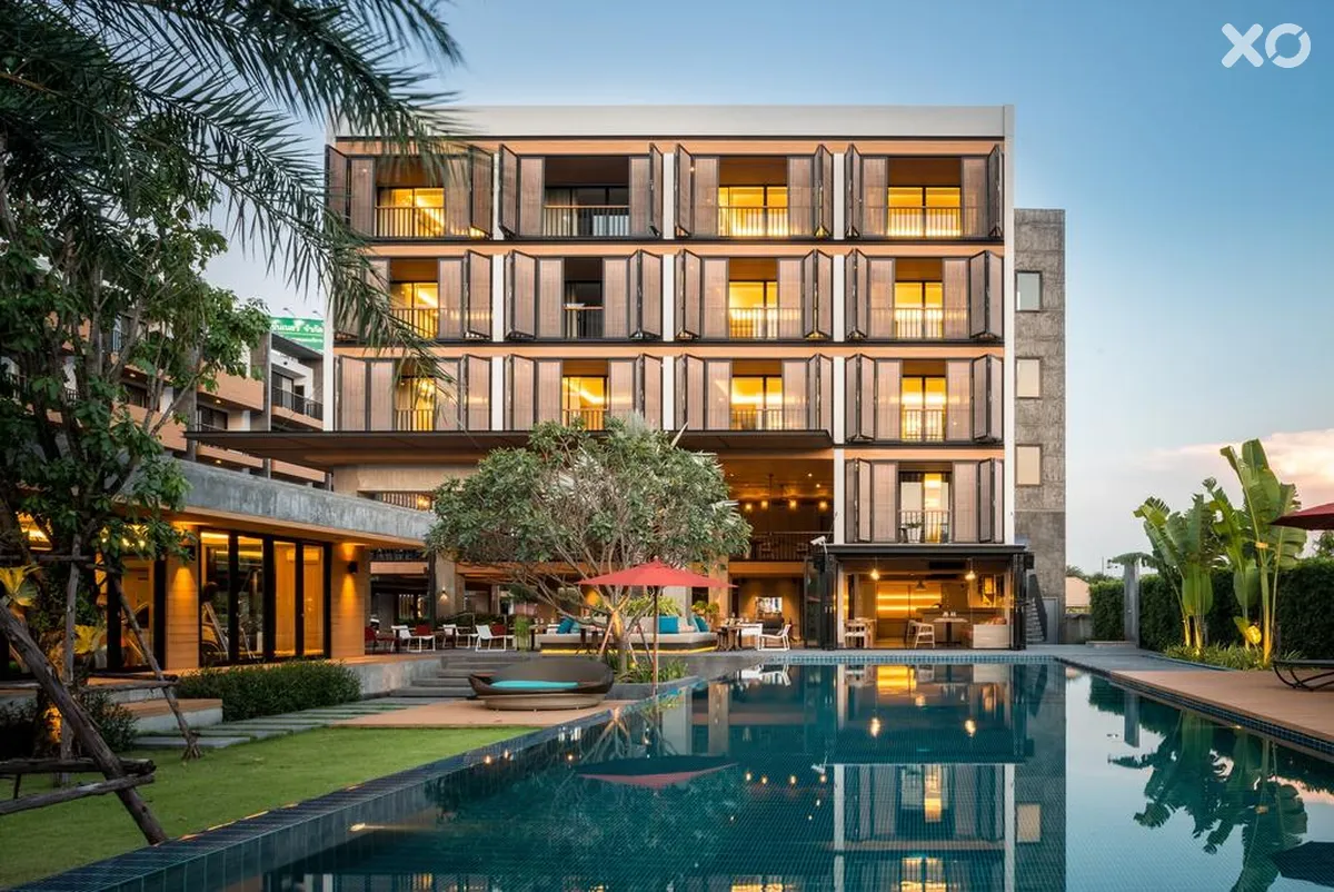 The Silver Palm Hotel