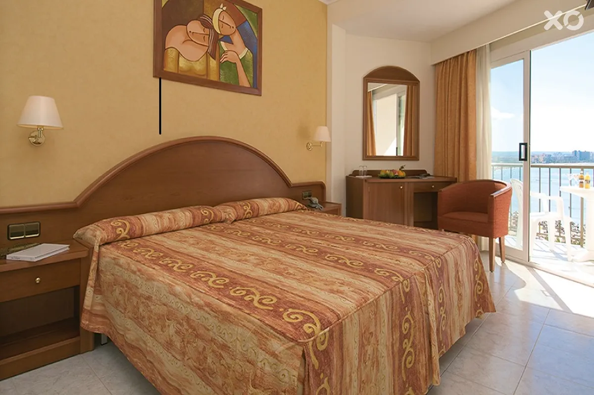 Las Arenas Hotel