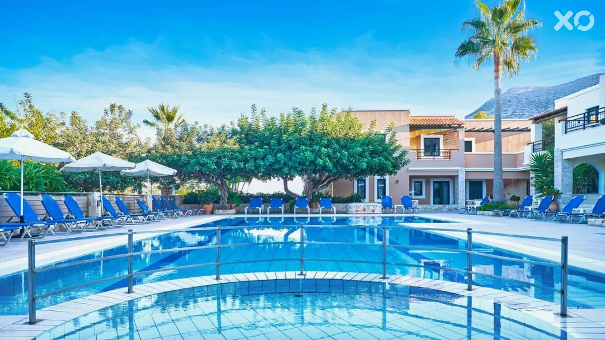 Dionysos Apartments & Studios
