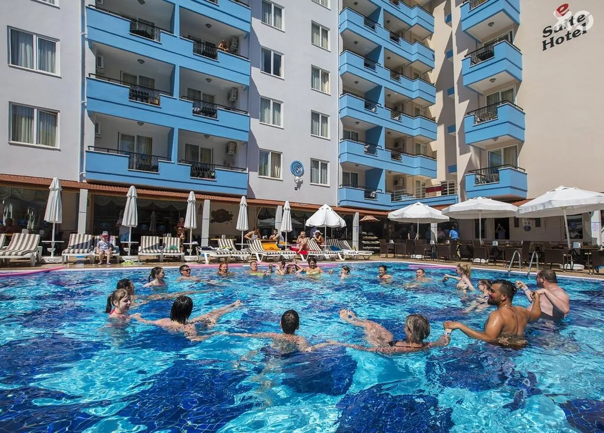 Club Big Blue Suite Hotel