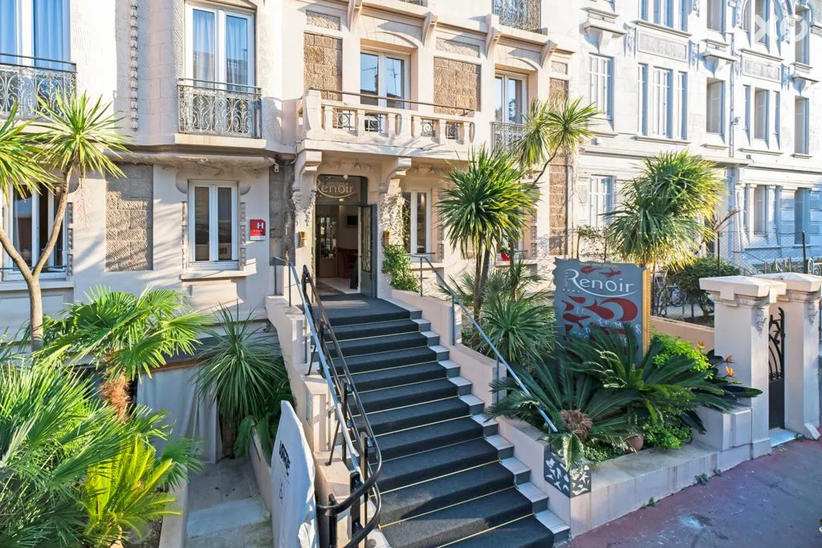 Renoir Hotel