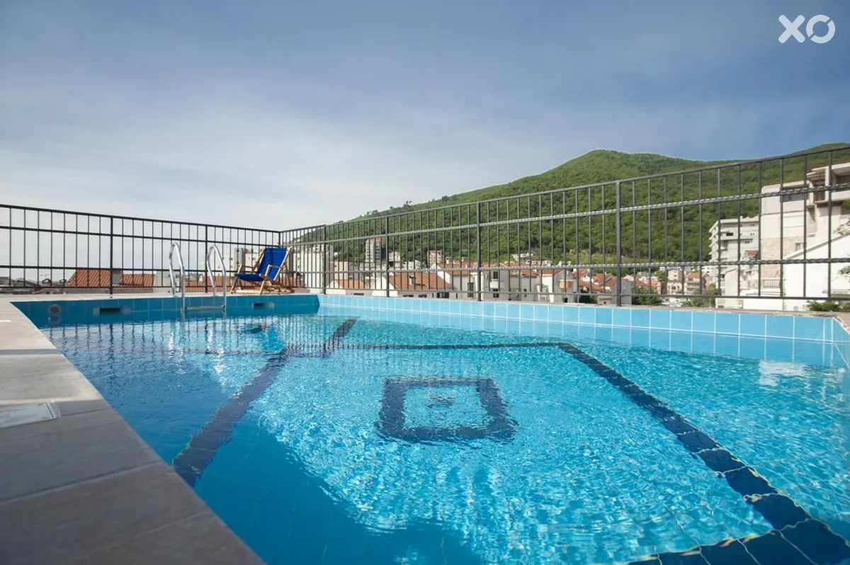 Twelve Hotel