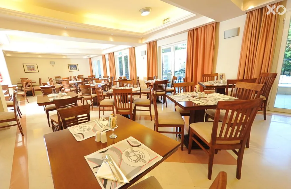 CNic Hellinis Hotel