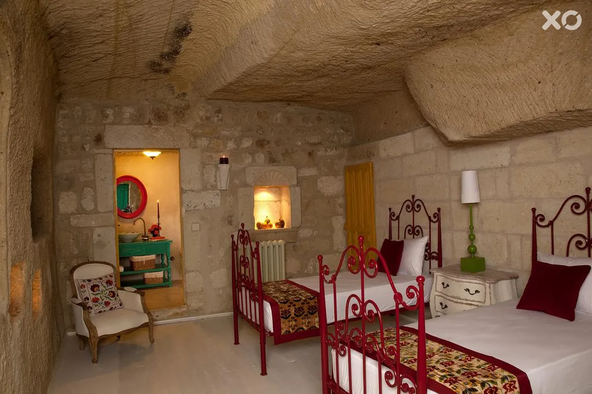 Hezen Cave Hotel